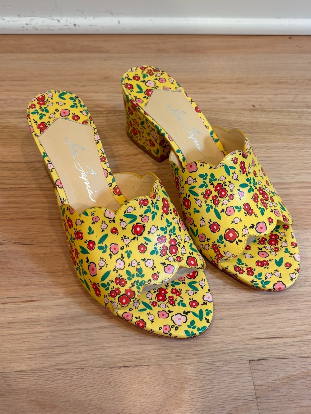 Isa Tapia Women's Yellow Floral mules size 39.5